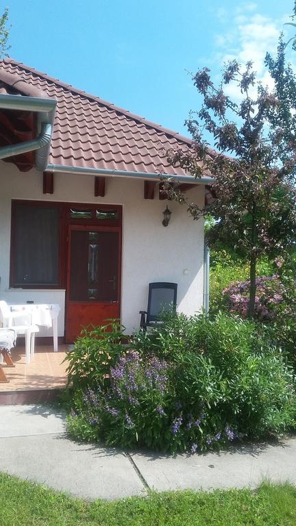 Cserkei Nyaralo Cserkeszőlő Zewnętrze zdjęcie